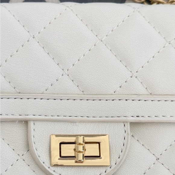 Quilted Crossbody Bag White with Gold Chain Strap - Picture 3 of 16
